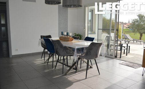 Castle for Sale in Marmande, Nouvelle-Aquitaine, France