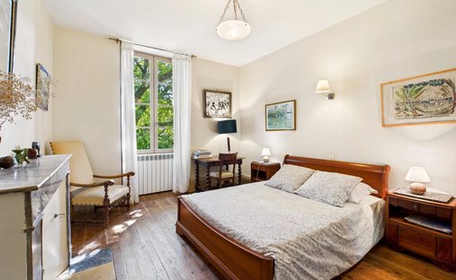 Castle for Sale in Penne-d'Agenais, Nouvelle-Aquitaine, France