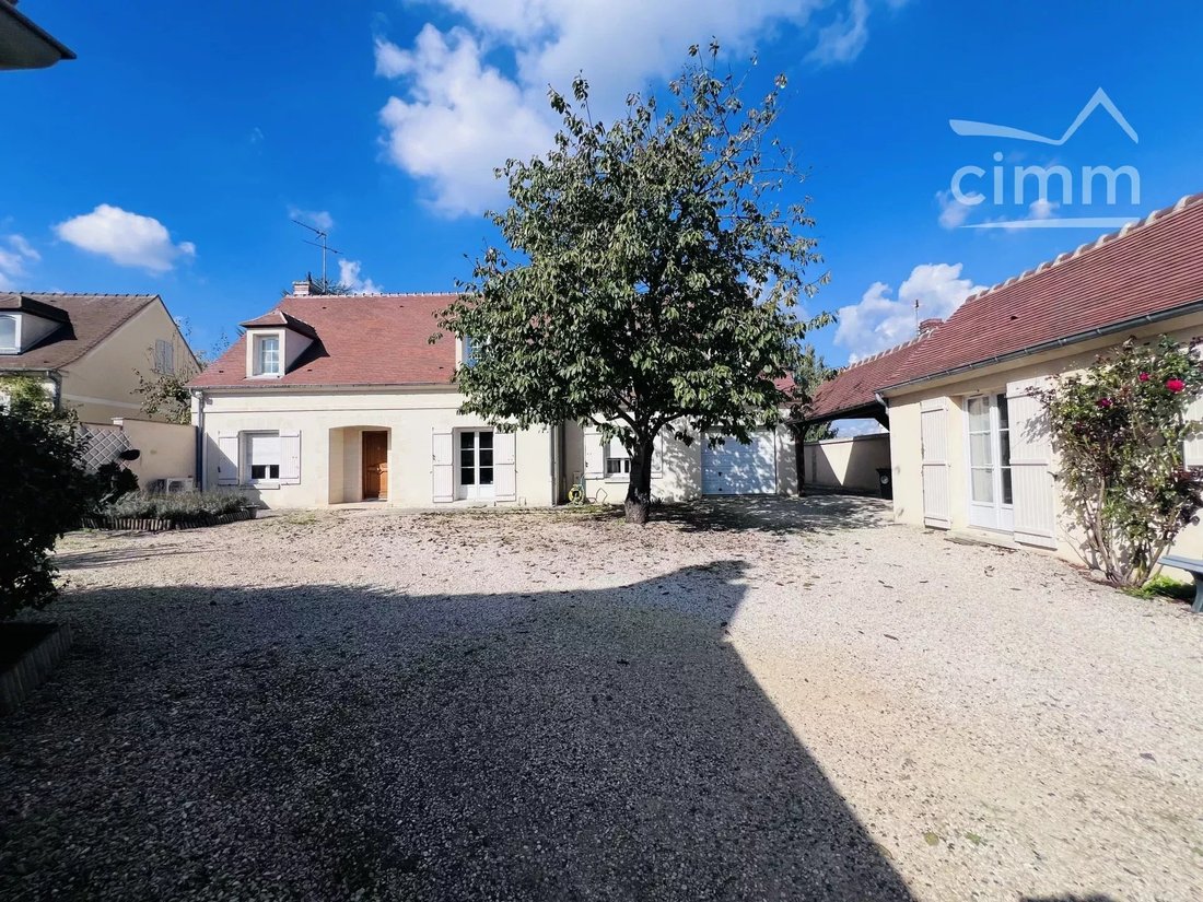 House in Chamant, Hauts-de-France, France 1 - 16326803
