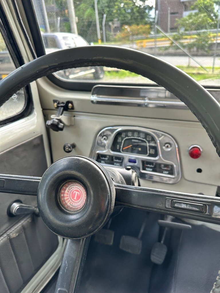 Suv in Glendale, United States 5 - 16331128