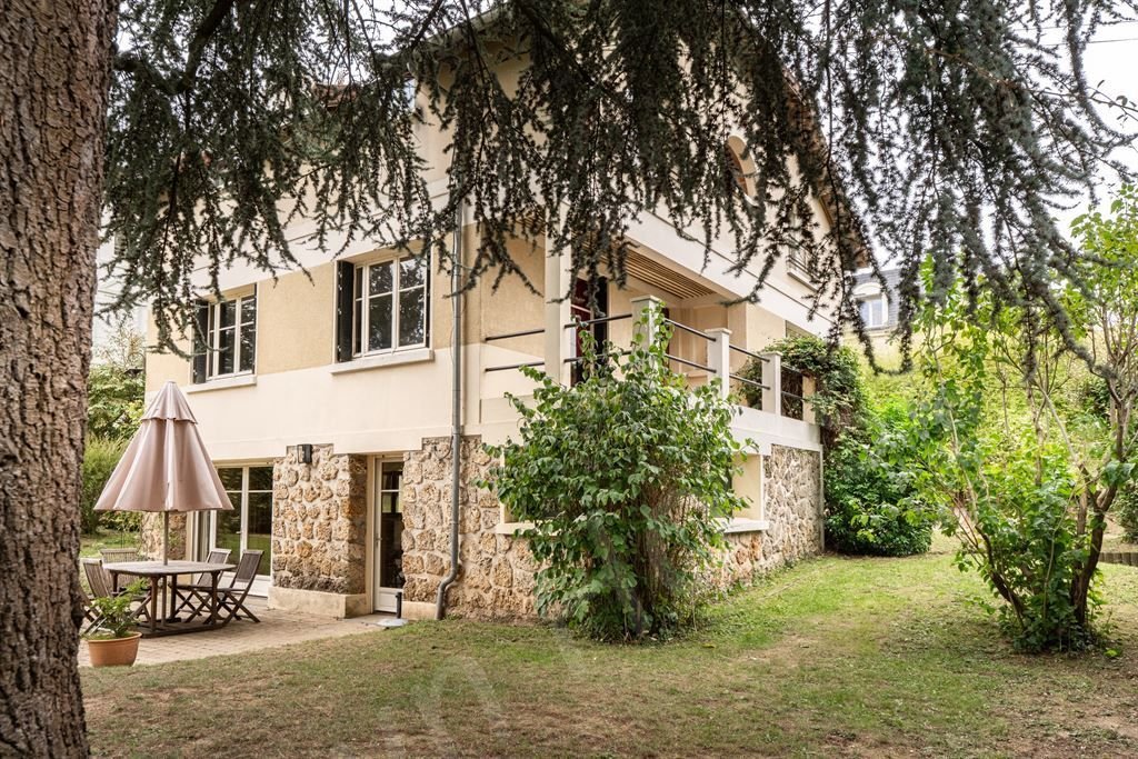 House in Côte Saint Louis, Garches, France 1 - 16331188