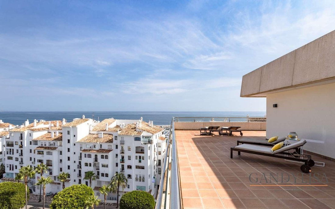 Apartment in Puerto Banus, Marbella, Spain 2 - 16331082