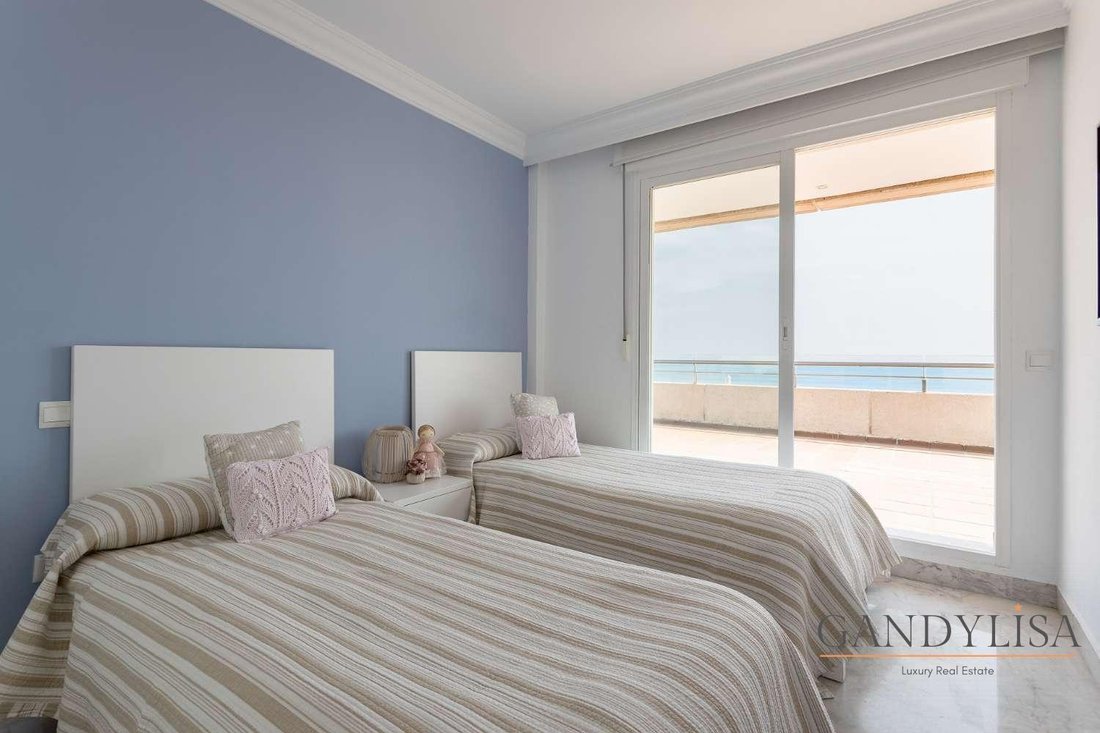 Apartment in Puerto Banus, Marbella, Spain 5 - 16331082