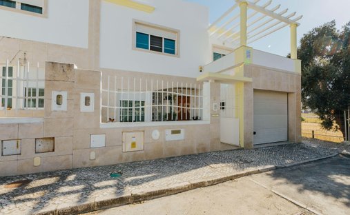 Villa in Santo Antonio da Charneca, Setubal, Portugal 1