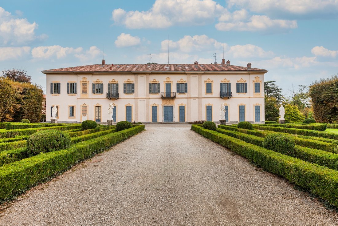 Apartment in Carate Brianza, Lombardy, Italy 2 - 16331813