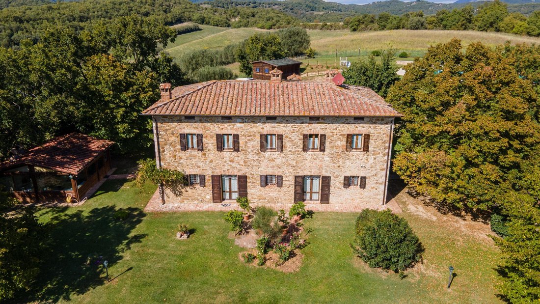 Villa in Corciano, Umbria, Italy 1 - 16336301