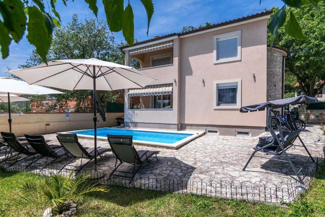 Villa in Grad Pula, Istria County, Croatia 1 - 16336912