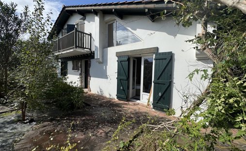 House in Acotz, Saint-Jean-de-Luz, France 1