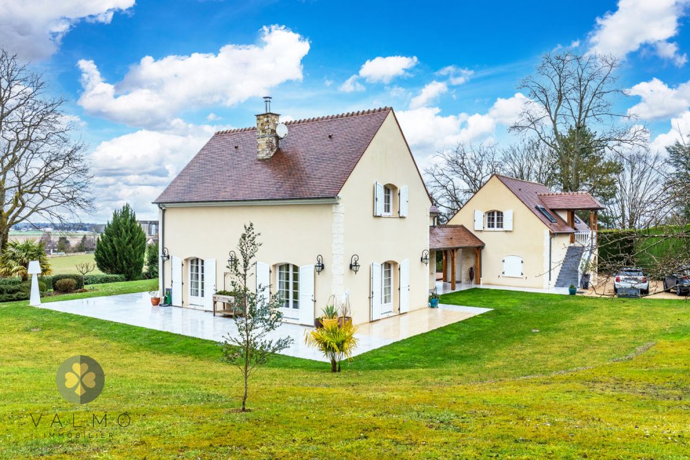 Estate in Thoiry, Ile-de-France, France 1 - 16334921