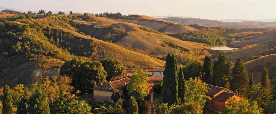 Country House in Asciano, Tuscany, Italy 4 - 16337289