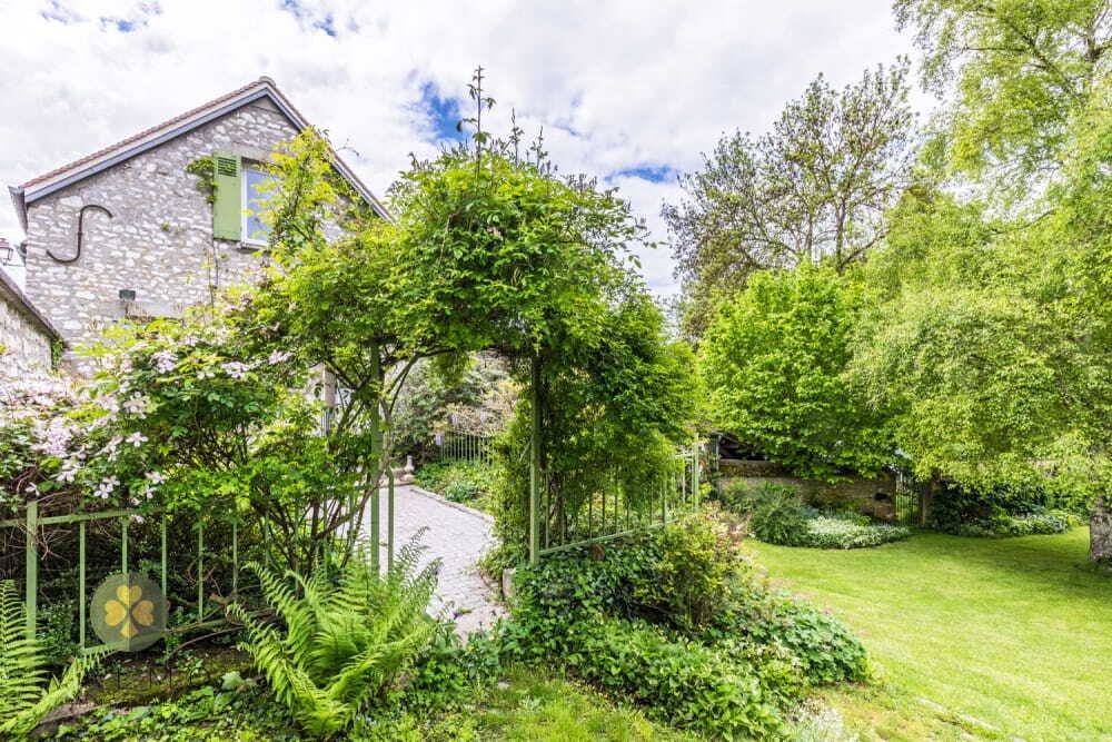 Estate in Septeuil, Ile-de-France, France 2 - 16333951