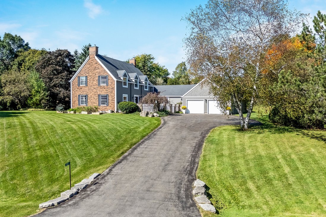 House in Milton, Ontario, Canada 1 - 16335405
