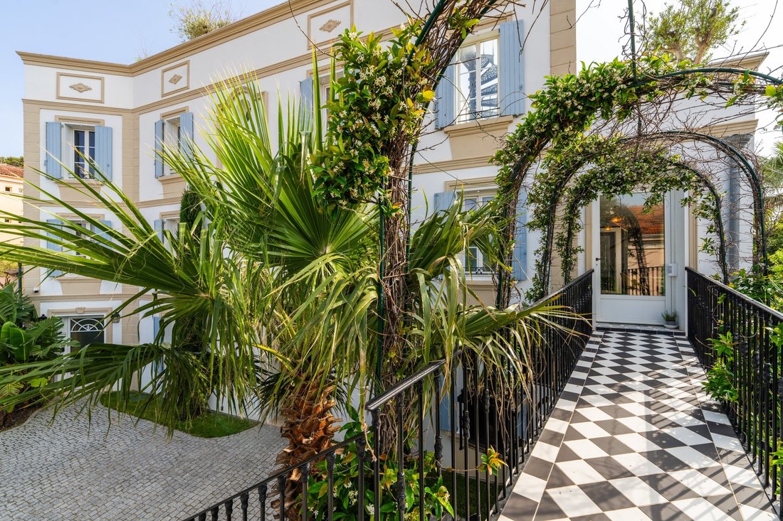 House in Six-Fours-les-Plages, Provence-Alpes-Côte d'Azur, France 4 - 16336961