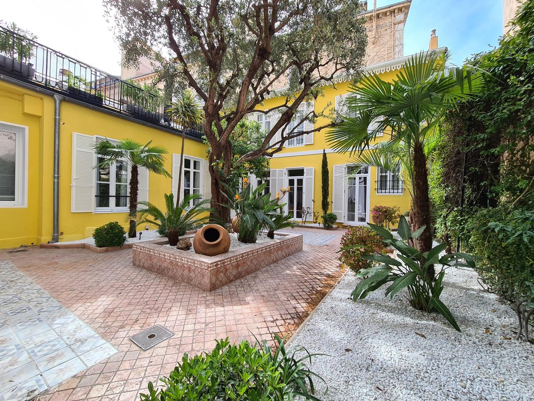 House in Cannes, Provence-Alpes-Côte d'Azur, France 1 - 16334321