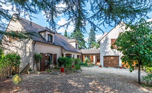 House in Thoiry, Ile-de-France, France 1
