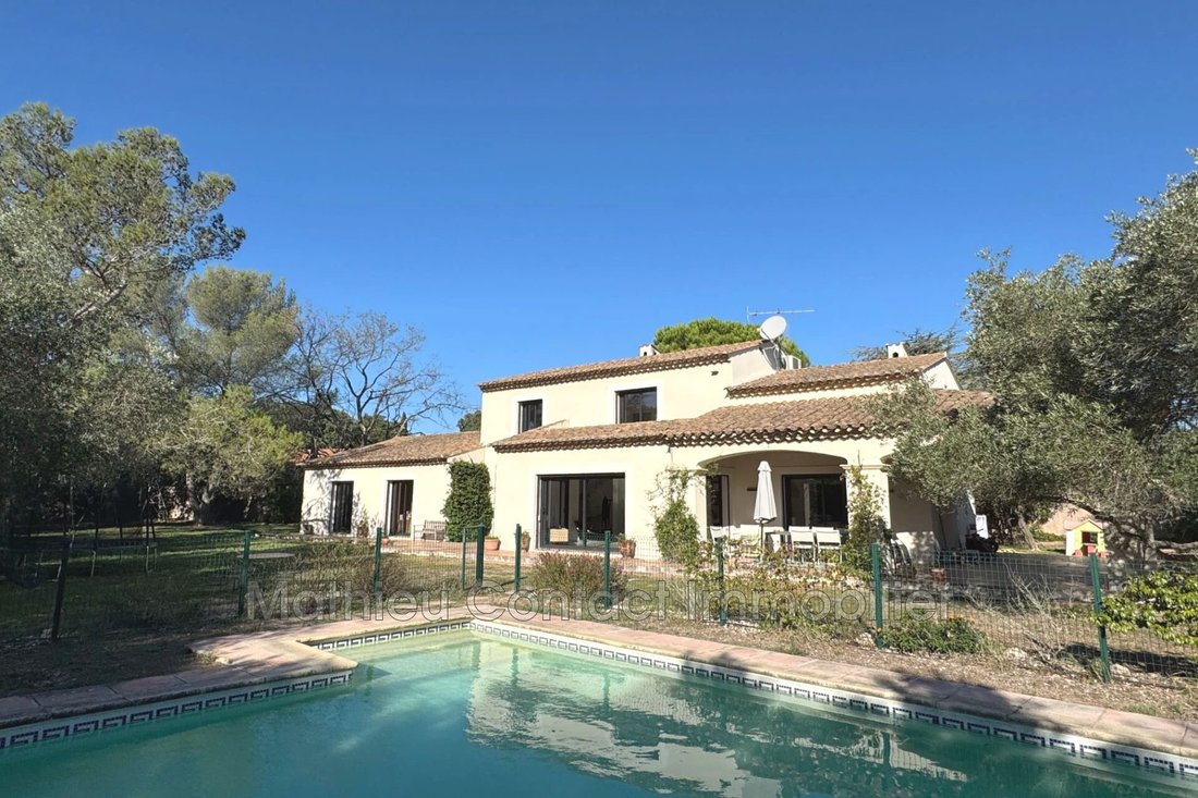 Villa in Camplanier, Nimes, France 2 - 16336964