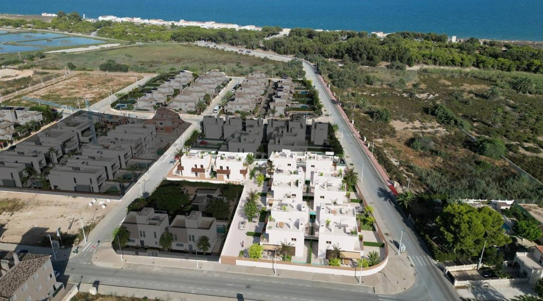 Villa in Elx / Elche, Valencian Community, Spain 2 - 16336822