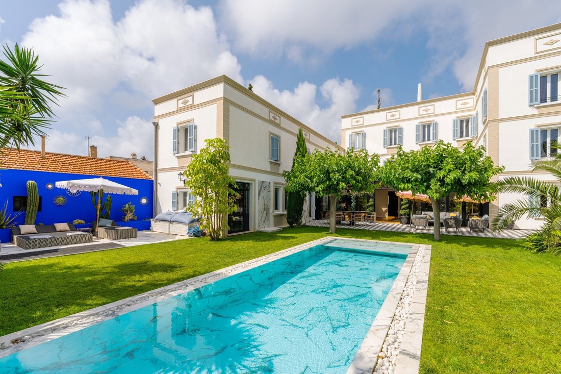 House in Six-Fours-les-Plages, Provence-Alpes-Côte d'Azur, France 1 - 16336961