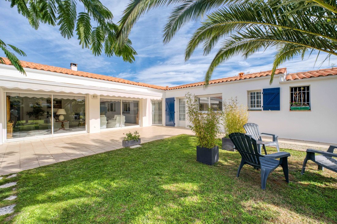 House in Saint-Pierre-d'Oléron, Nouvelle-Aquitaine, France 1 - 16336792