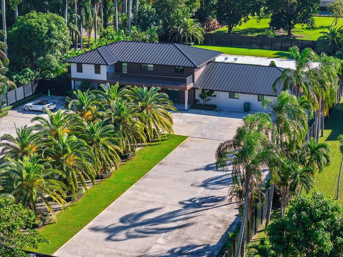 House in Miami, Florida, United States 1 - 16337241