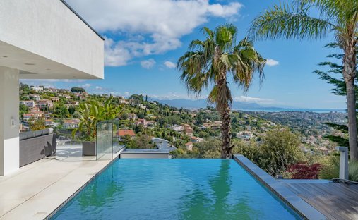 Villa in Croix des Gardes, Cannes, France 1