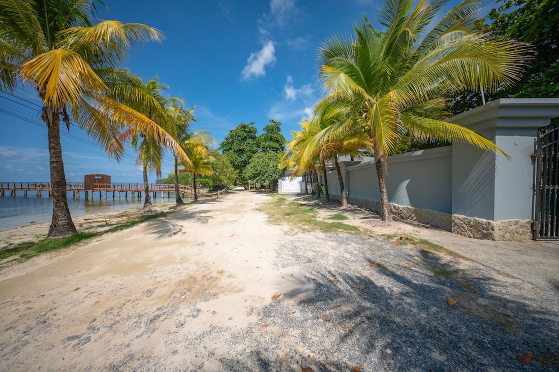 House in Sandy Bay, Bay Islands Department, Honduras 4 - 16335535