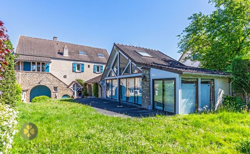 House in La Queue-les-Yvelines, Ile-de-France, France 1