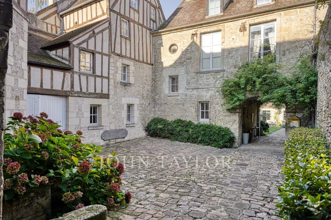 House in Senlis, Hauts-de-France, France 2 - 16335002