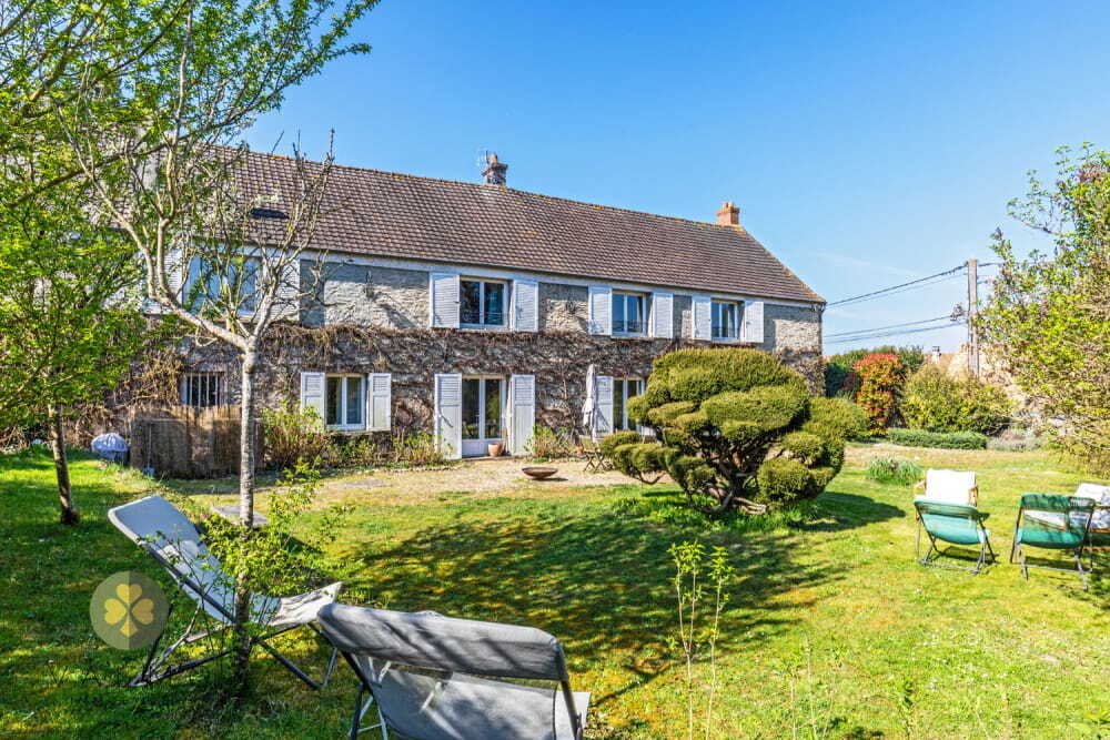 House in Montfort-l'Amaury, Ile-de-France, France 1 - 16334772