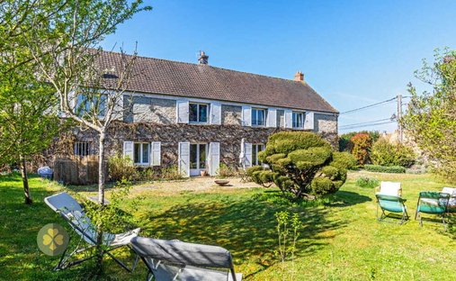 House in Montfort-l'Amaury, Ile-de-France, France 1