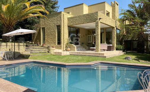 House in Las Condes, Santiago Metropolitan Region, Chile 1