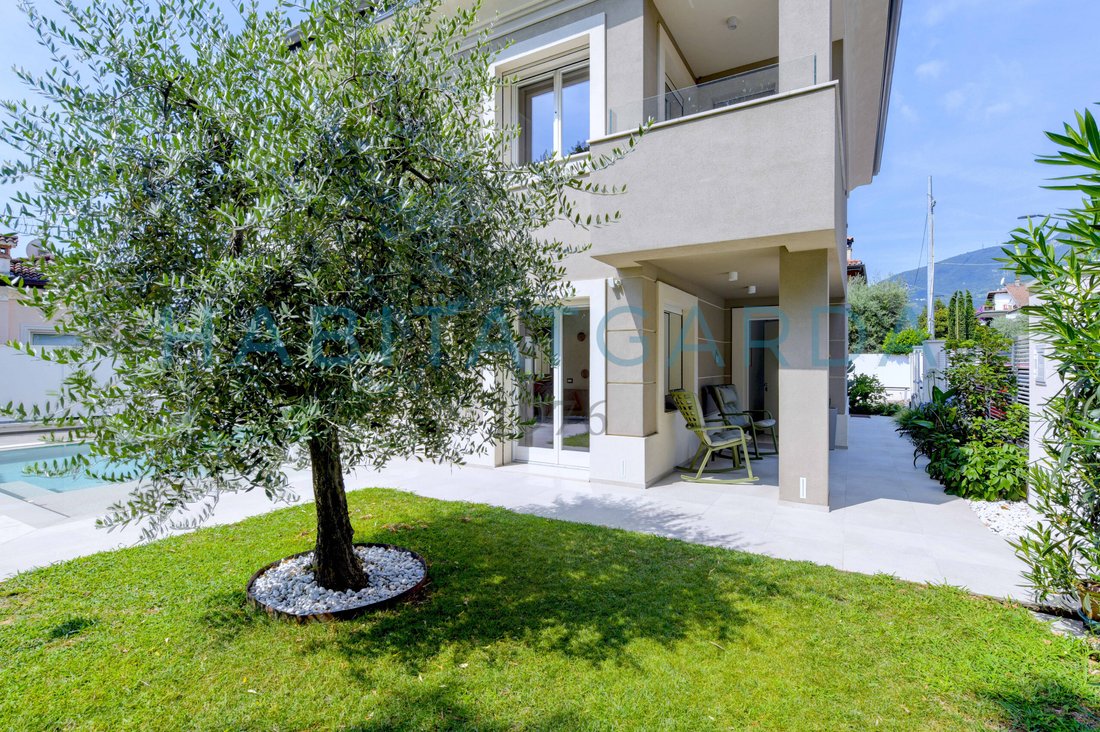 Villa in Salo, Lombardy, Italy 5 - 16337288