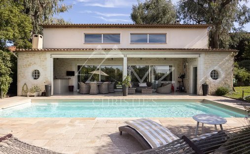 House in Croix des Gardes, Cannes, France 1