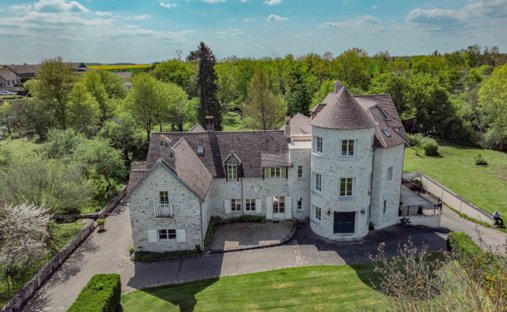Castle in Saint-Lubin-de-la-Haye, Centre-Val de Loire, France 1