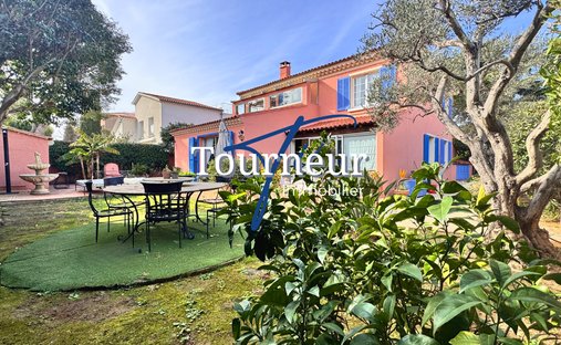 Villa in Nord, Sanary-sur-Mer, France 1