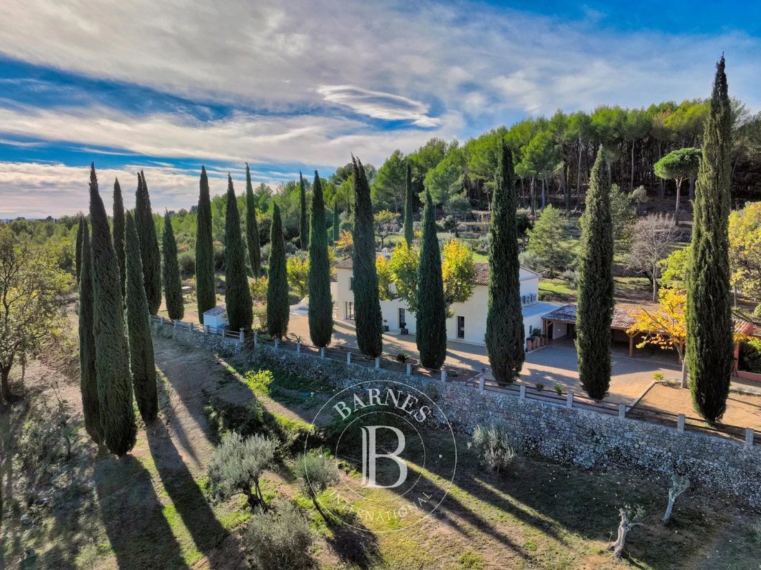 Estate in Flayosc, Provence-Alpes-Côte d'Azur, France 3 - 12367901