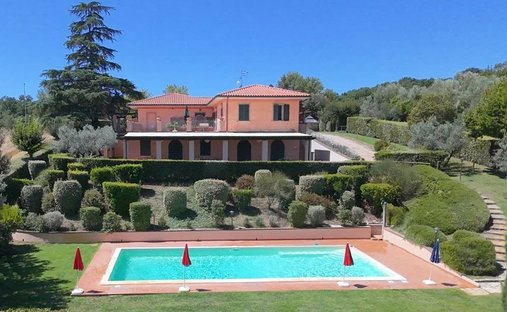 Gualdo Cattaneo, Umbria, Italy 1