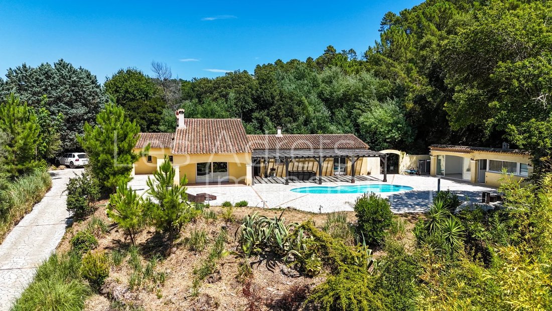House in Les Adrets-de-l'Estérel, Provence-Alpes-Côte d'Azur, France 2 - 15965969