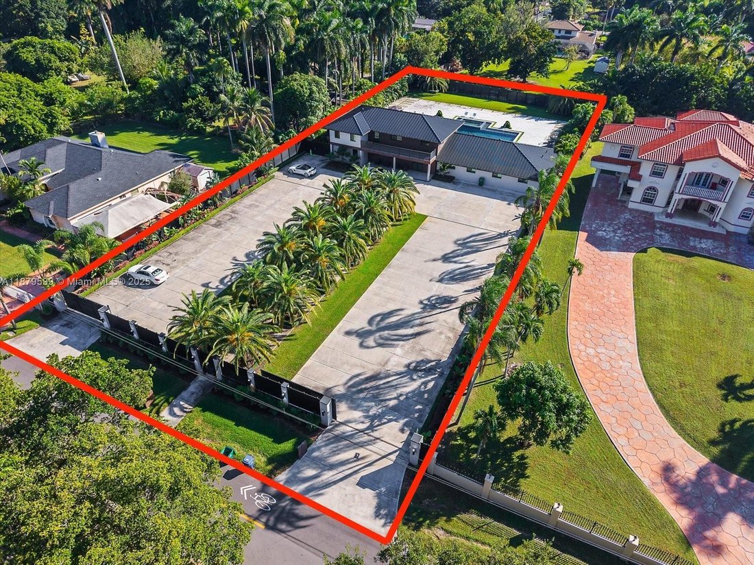 House in Miami, Florida, United States 2 - 16337241