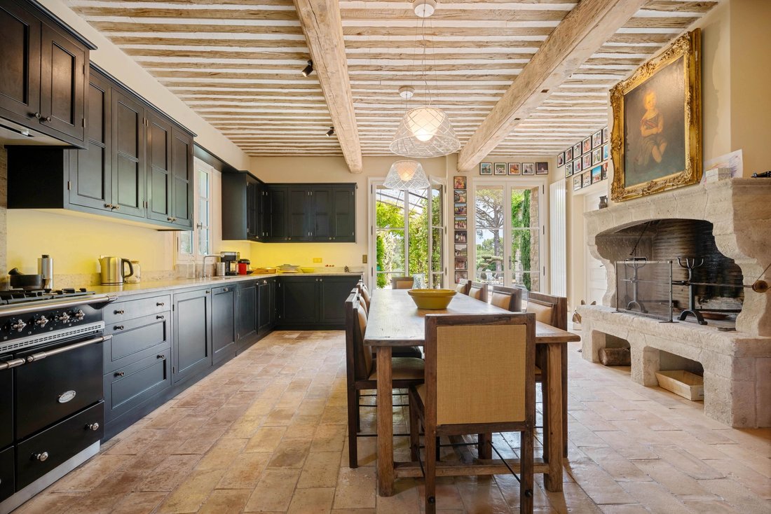 House in Eygalières, Provence-Alpes-Côte d'Azur, France 3 - 16336247