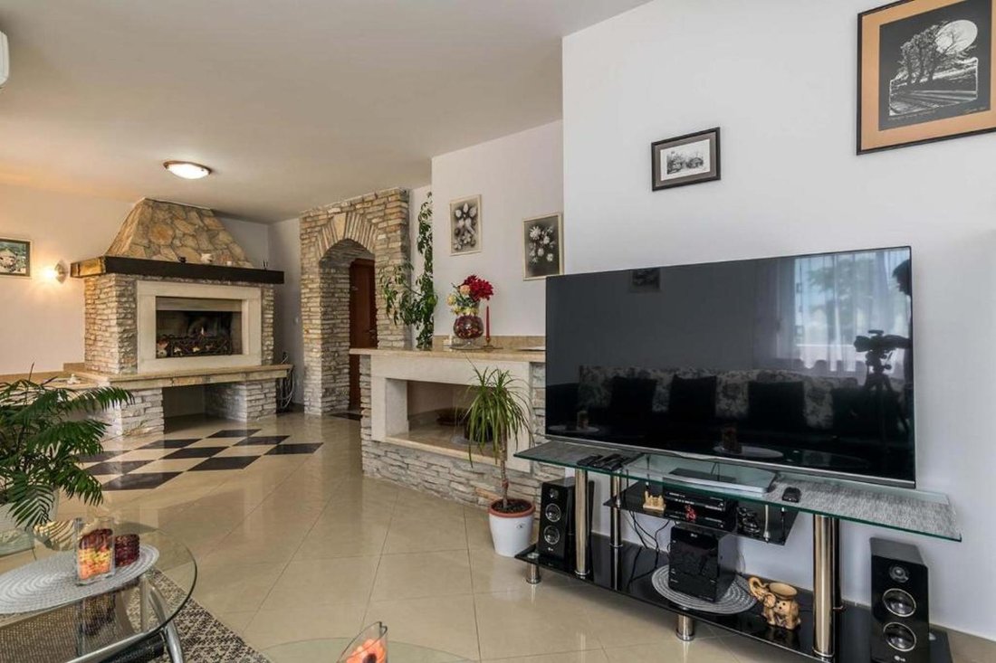 Villa in Grad Pula, Istria County, Croatia 4 - 16336912