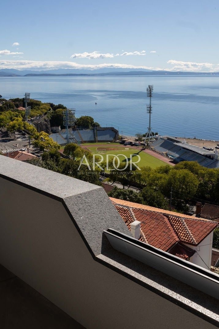 Apartment in Mjesni odbor Kantrida, Grad Rijeka, Primorje-Gorski Kotar County 4 - 15767064