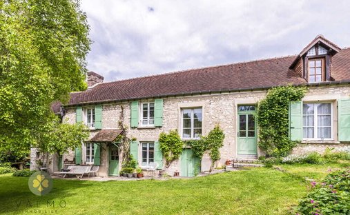 Estate in Septeuil, Ile-de-France, France 1