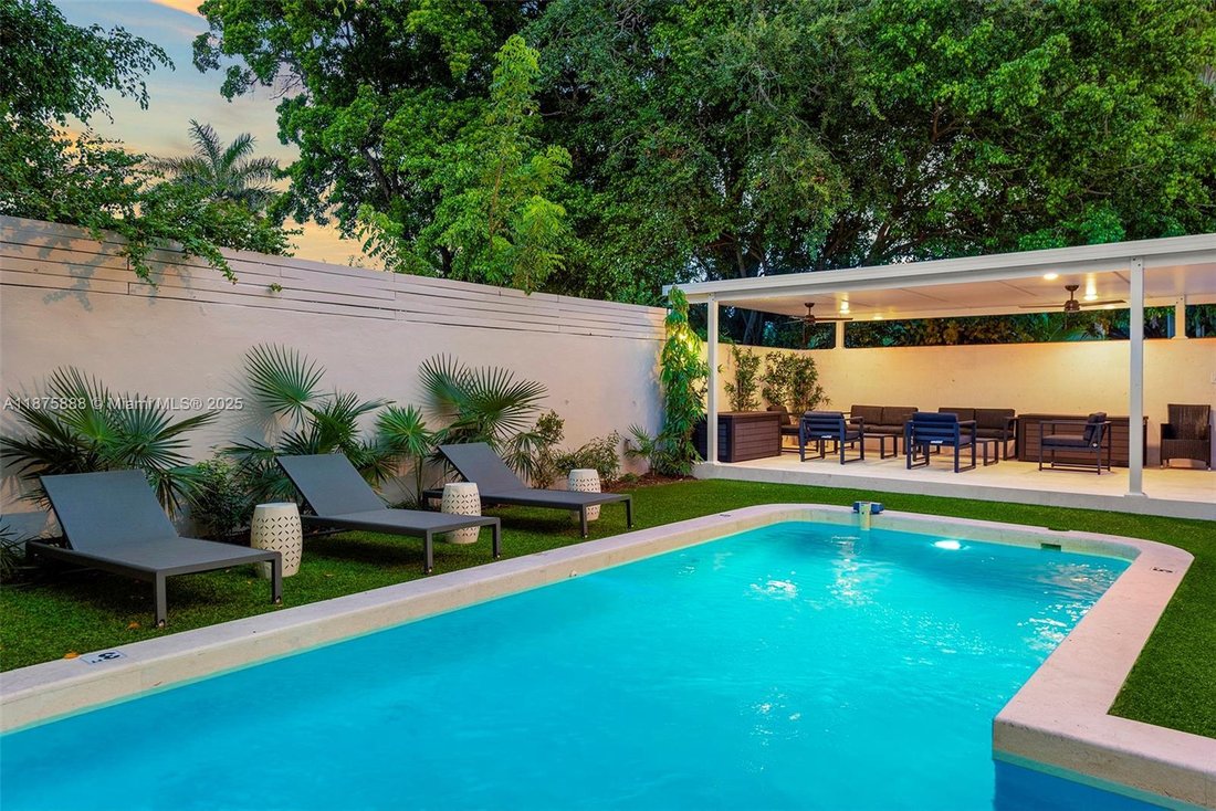 House in Miami, Florida, United States 1 - 16337193