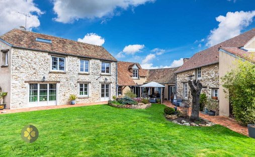 House in Flacourt, Ile-de-France, France 1