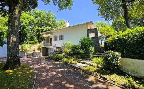 House in Le Fief-La Garenne, Royan, France 1