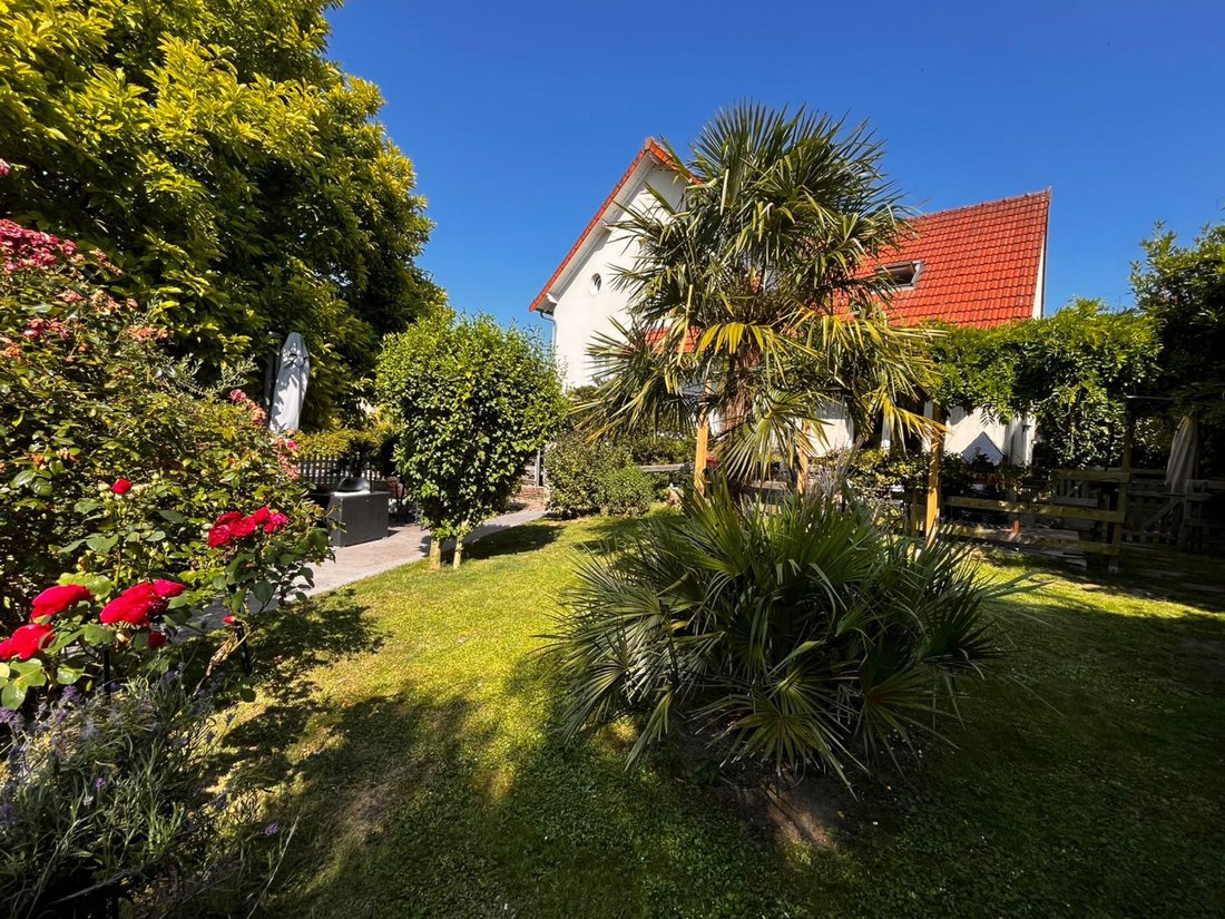 House in Les Clayes-sous-Bois, Ile-de-France, France 2 - 15975821