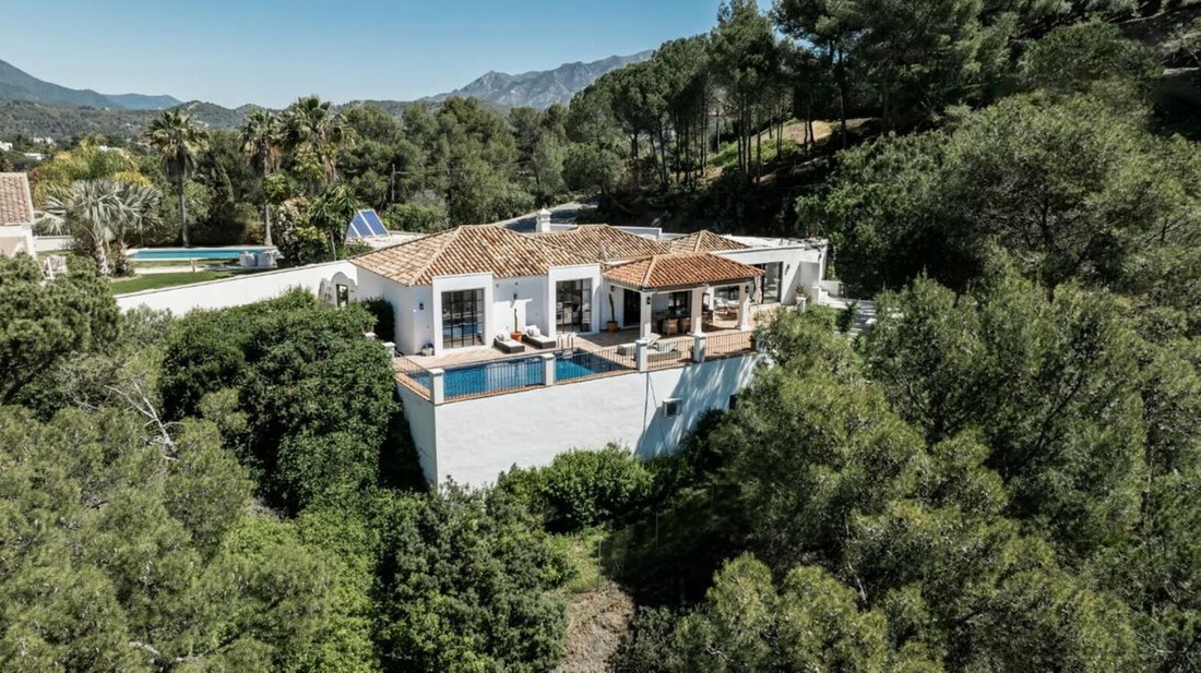 Villa in El Madroñal, Benahavis, Spain 1 - 16335242