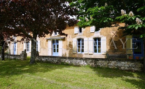 Estate in Saint Jean-Belcier-Carle Vernet-Albert 1er, Bordeaux, France 1