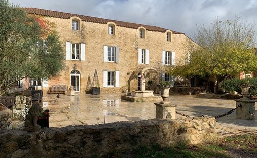 Estate in Capucins-Saint Michel-Nansouty-Saint Genès, Bordeaux, France 1